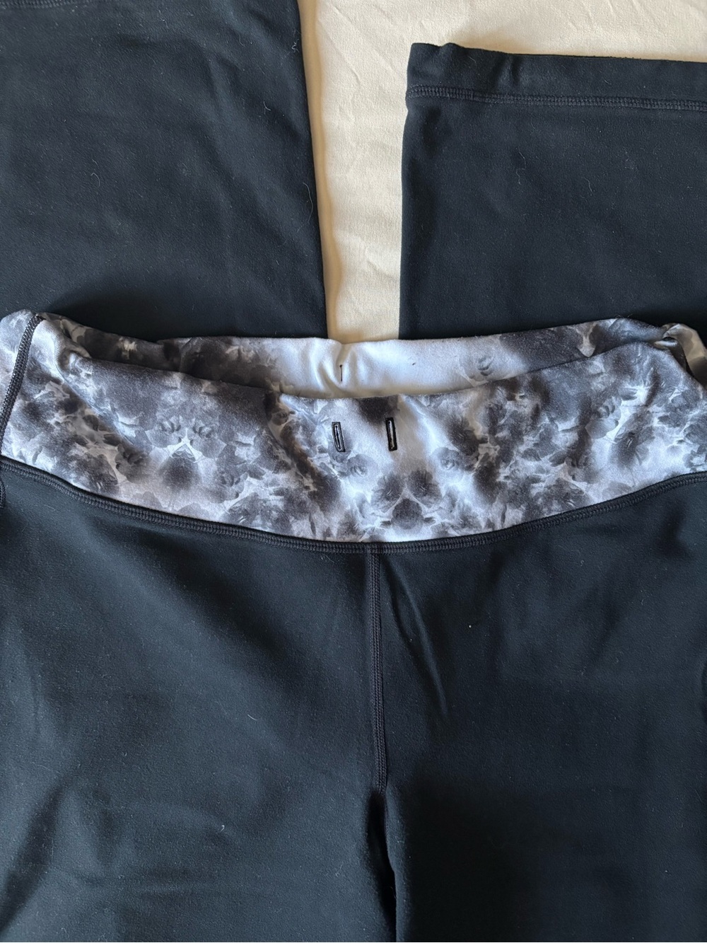 lululemon athletica Black Leggings with Gray Tie-Dye Waistband
